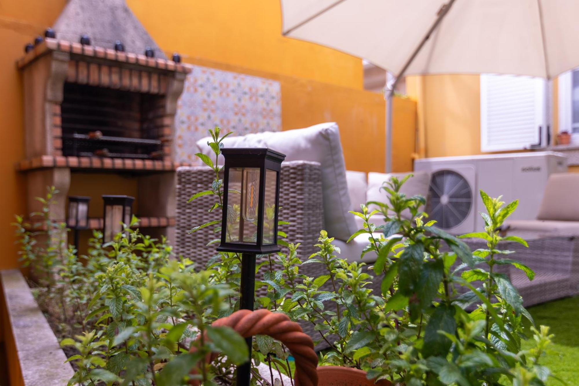 Perafita Yellow House - Ecohost Bagian luar foto
